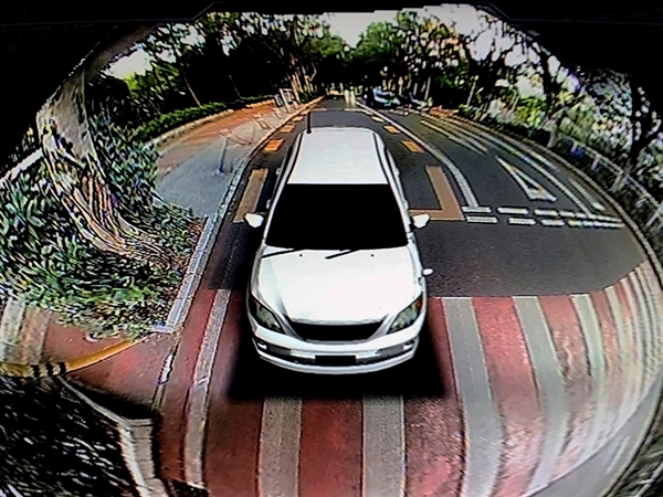 Rydeen发布360度视频后视镜：有效消除A柱盲区问题