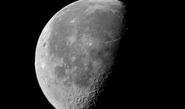 月球磁场曾比地球还强 但10亿年前月球“发电机”死亡后逐渐消失了