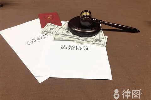 在北京离婚分割房产证是合法的吗？