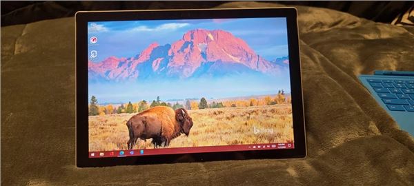 微软Surface Pro 8原型机欣赏：升级为11代酷睿 仍然没有雷电3