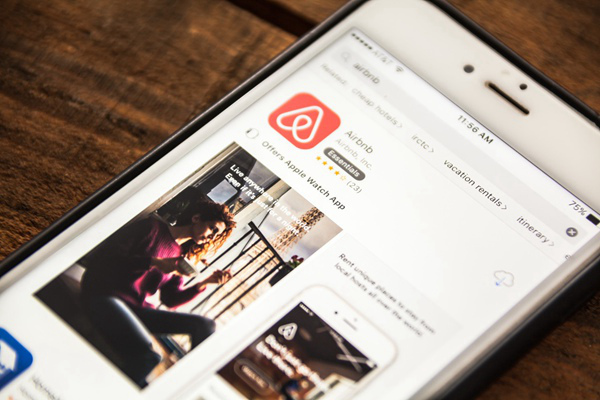 Airbnb上市首日股价暴涨翻倍 新冠影响IPO之路犹如过山车