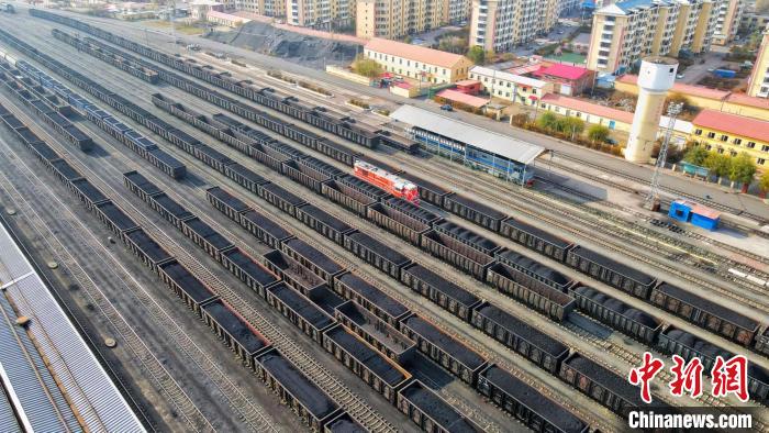 哈尔滨铁路前10个月完成电煤运输5768万吨