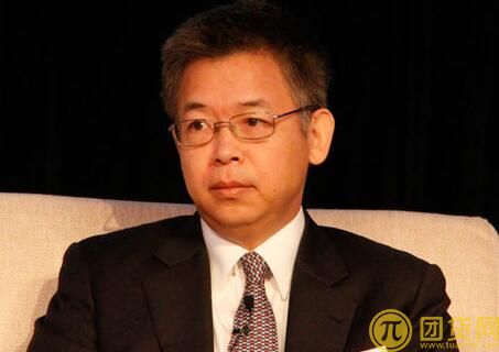 黄益平