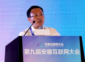 奇乐融胡伟