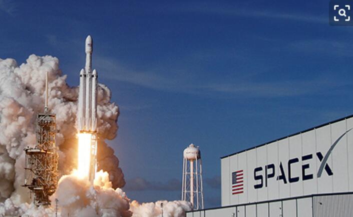 SpaceX 再发射 60 颗「星链」卫星