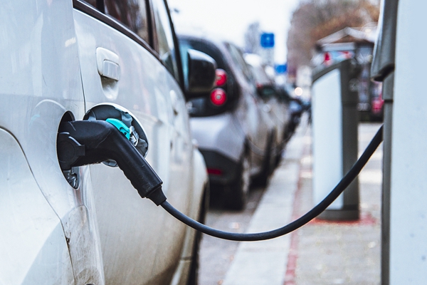 丰田计划在2021年推出固态电池电动汽车：10分钟内充满，可行驶500公里