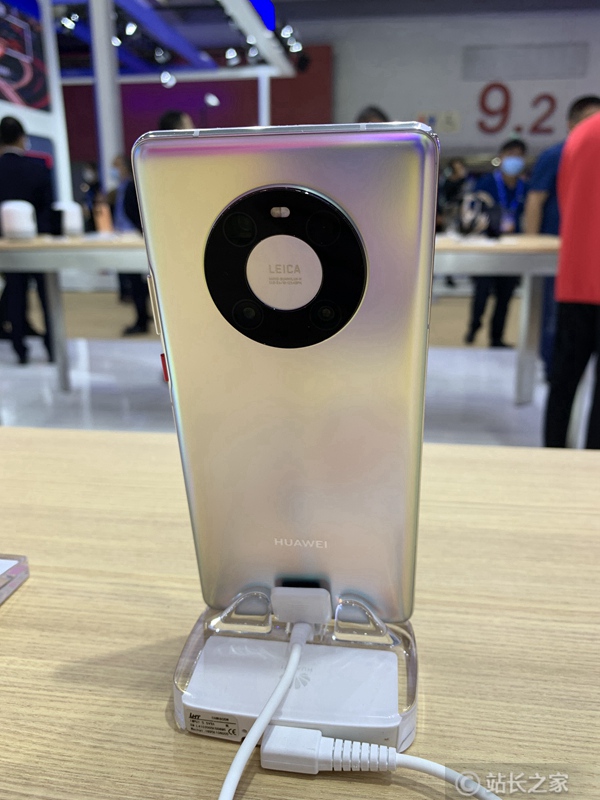 华为手机升值？二手平台上Mate Xs价格翻了一番