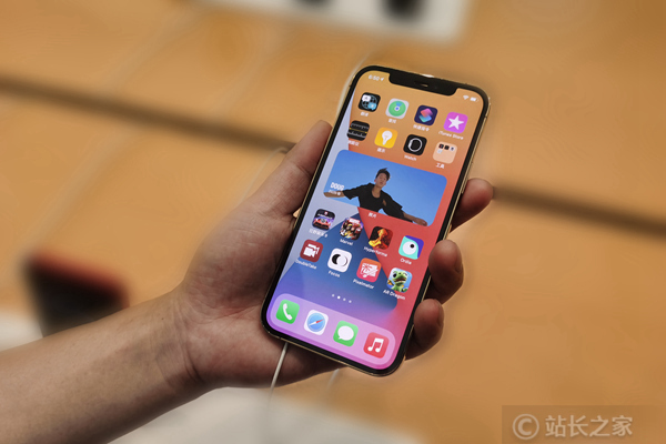 消息称京东方OLED通过苹果认证，本月开始供应iPhone 12屏幕面板