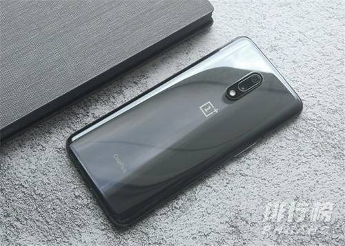 1加7pro和1加8t哪个好_1加7pro和1加8t哪个更值得入手
