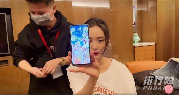 realmegt是曲面屏吗_realmegt是不是曲面屏