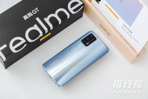 真我gt和k40对比游戏和日常使用_真我gt和红米k40对比