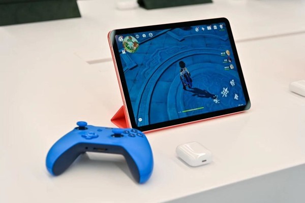 有时Apple离你并不遥远 不用穿越人海 可能就在你家楼下 有时Apple离你并不遥远 不用穿越人海 可能就在你家楼下