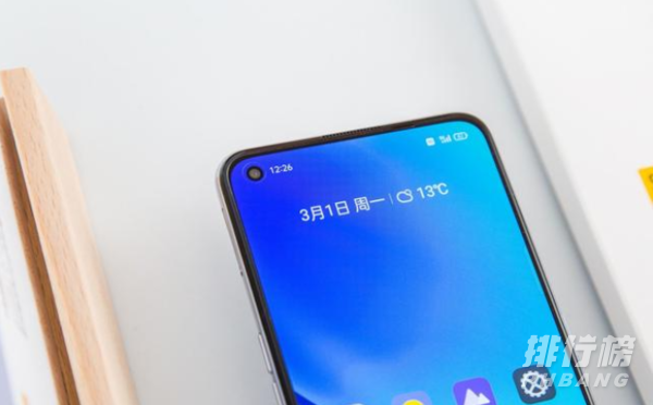 红米k40pro和realme GT屏幕对比,哪个好?