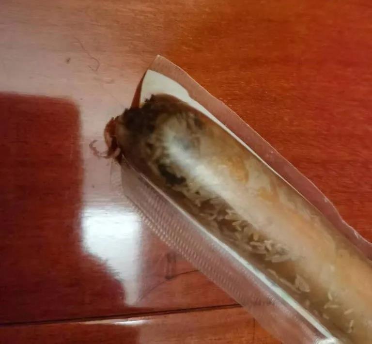 良品铺子被曝肉肠生蛆 公司回应：出厂检验报告合格