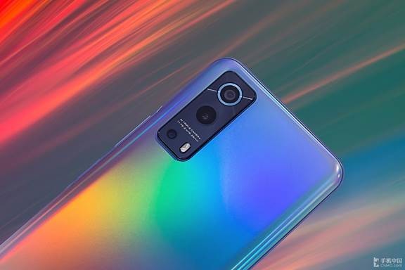 不做虚空“破门员” iQOO Z3有品“质”硬件更有“量” 不做虚空“破门员” iQOO Z3有品“质”硬件更有“量”