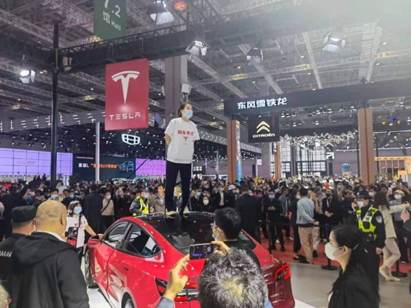 东风标致回应车顶芭蕾：旧视频 今年犹豫要不要做