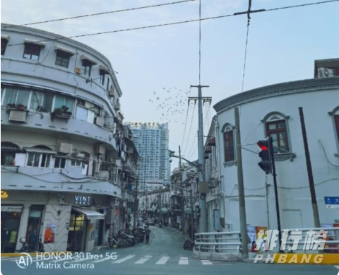 麒麟985和天玑1000+处理器哪个好_麒麟985和天玑1000+对比