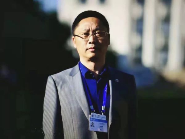 安徽两家知名医院副院长同日被查:不但是同学 还是夫妻 安徽两家知名医院副院长同日被查:不但是同学 还是夫妻