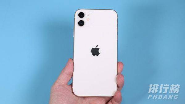 iphone13和12哪个值得买_iphone13好还是12好