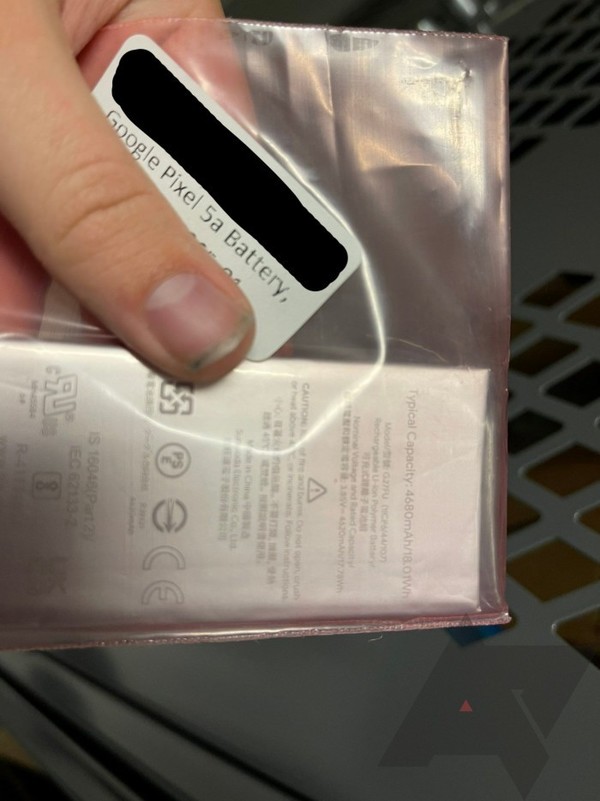 最新配色Pixel 5a电池（图源来自网络）