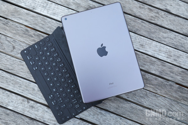 第九代iPad+智能键盘