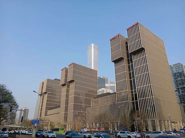 vivo Y76s评测:星钻工艺加持 千元机也能轻薄时尚 vivo Y76s评测:星钻工艺加持 千元机也能轻薄时尚