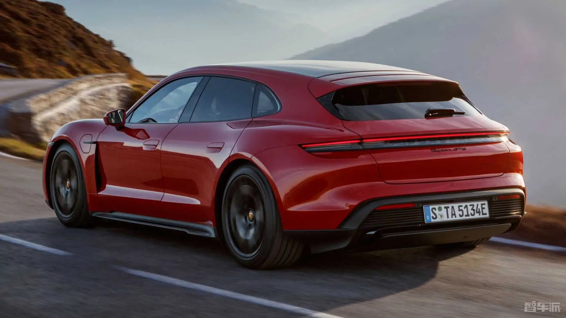 2022款保时捷Taycan GTS、Sport Turismo全球首发！
