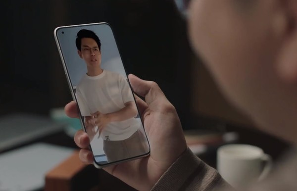 realme真我GT2 Pro正面外观公布 左上开孔边框超窄 realme真我GT2 Pro正面外观公布 左上开孔边框超窄