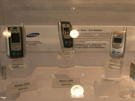 三星SGH-E700、SGH-S500和SGH-i530（图源来自网络）