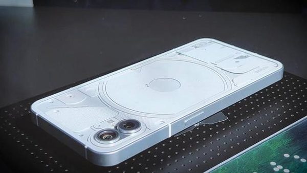 Nothing Phone 1真机外观-Nothing Phone 1真机图